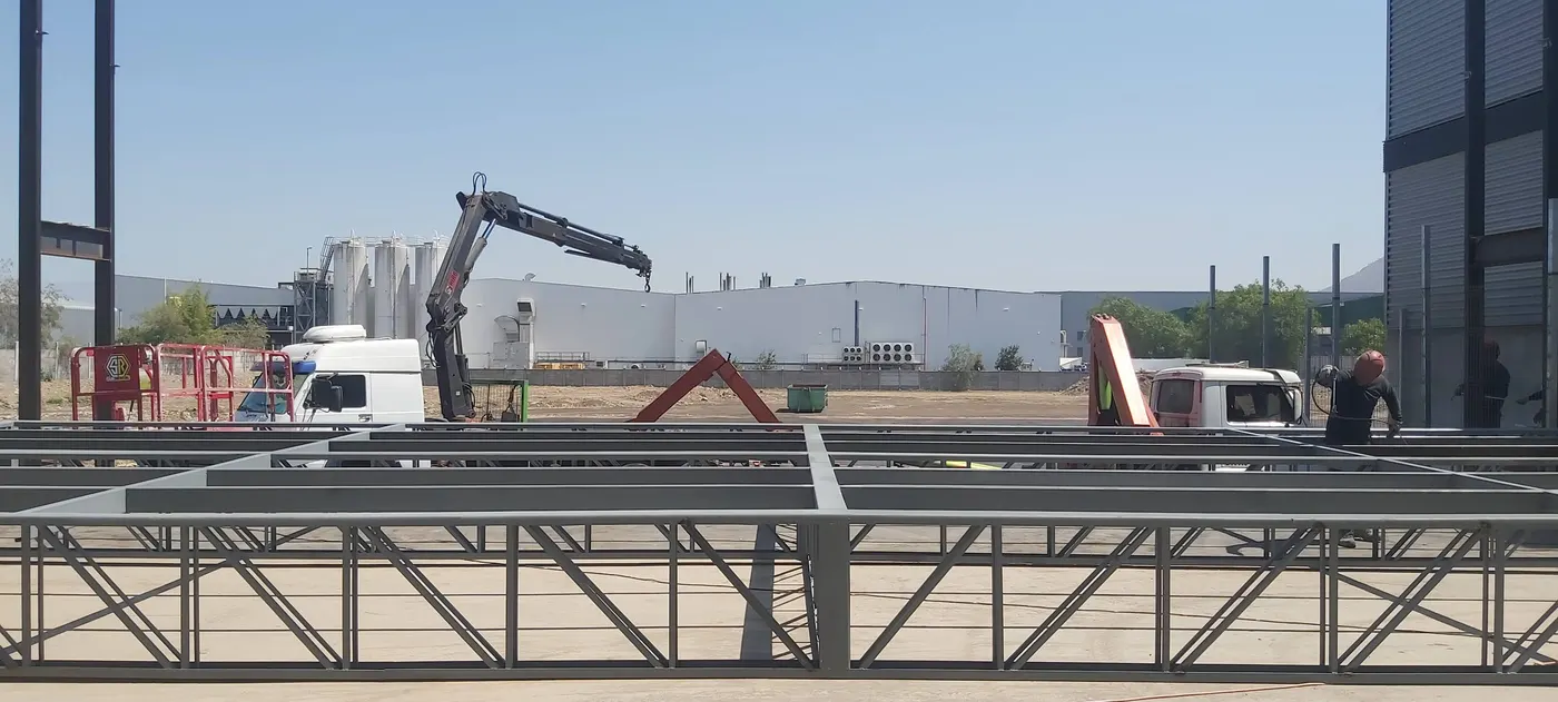 Construcción Veka — Cubierta de Andenes de Carga