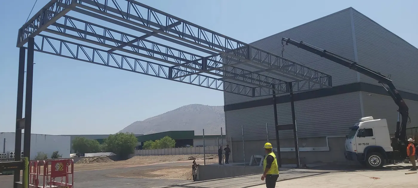 Construcción Veka — Cubierta de Andenes de Carga — fotografía 3 de 8